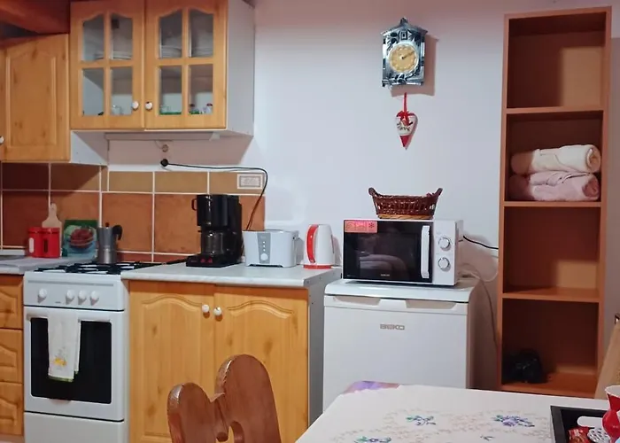 Fenyő Kuckó Apartment *