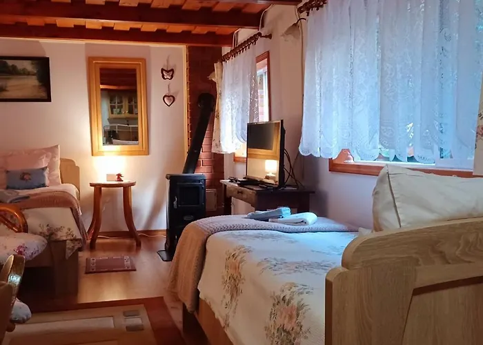 Fenyő Kuckó Apartment *